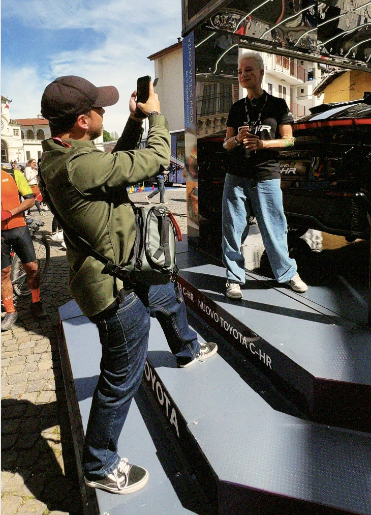Luca Chiari durante un Live coverage al giro d'Italia a Roma