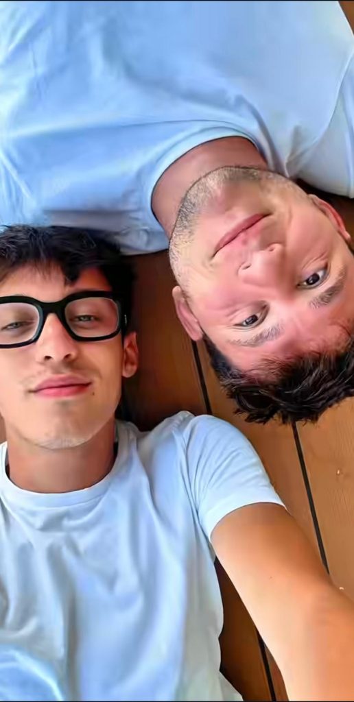 Biagio Santomauro e Gabriel Garofletti 
Live Content Creator