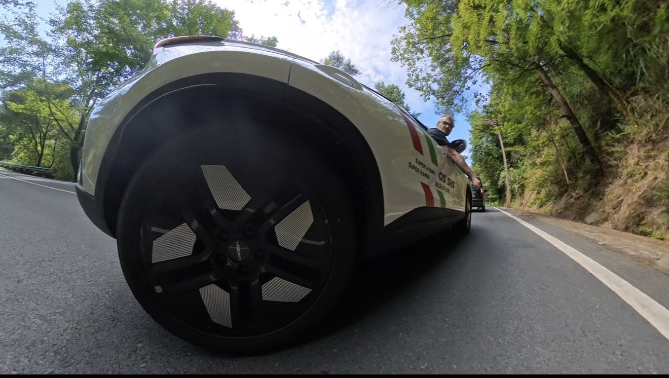 Lavorare in Cina per Omoda, Jaecoo e Lepas: la mia esperienza da Live Content Creator